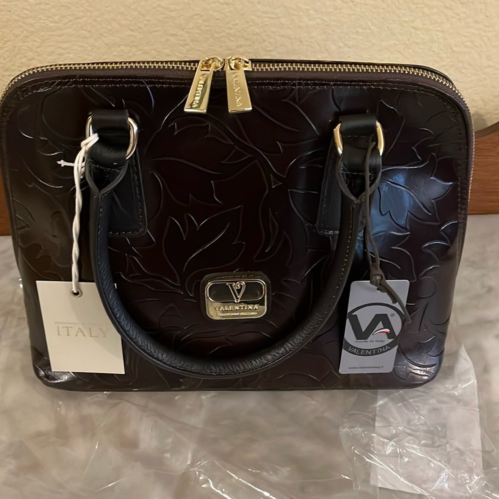 NWT-Valentina-Leather Tulip. Satchel Dome-Chocolate